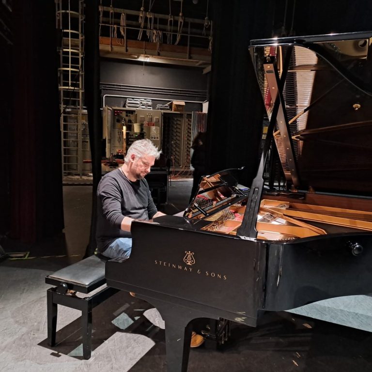 Alessio de Franzoni al pianoforte